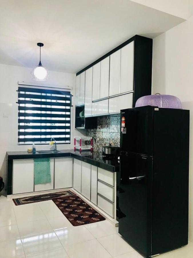 Chempaka Homestay Seri Iskandar Extérieur photo