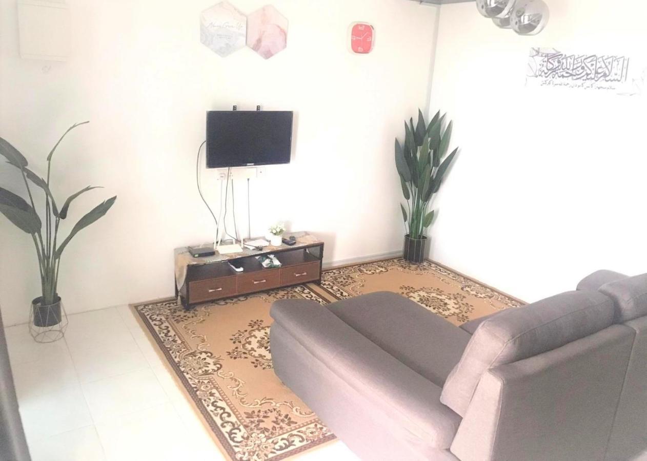 Chempaka Homestay Seri Iskandar Extérieur photo