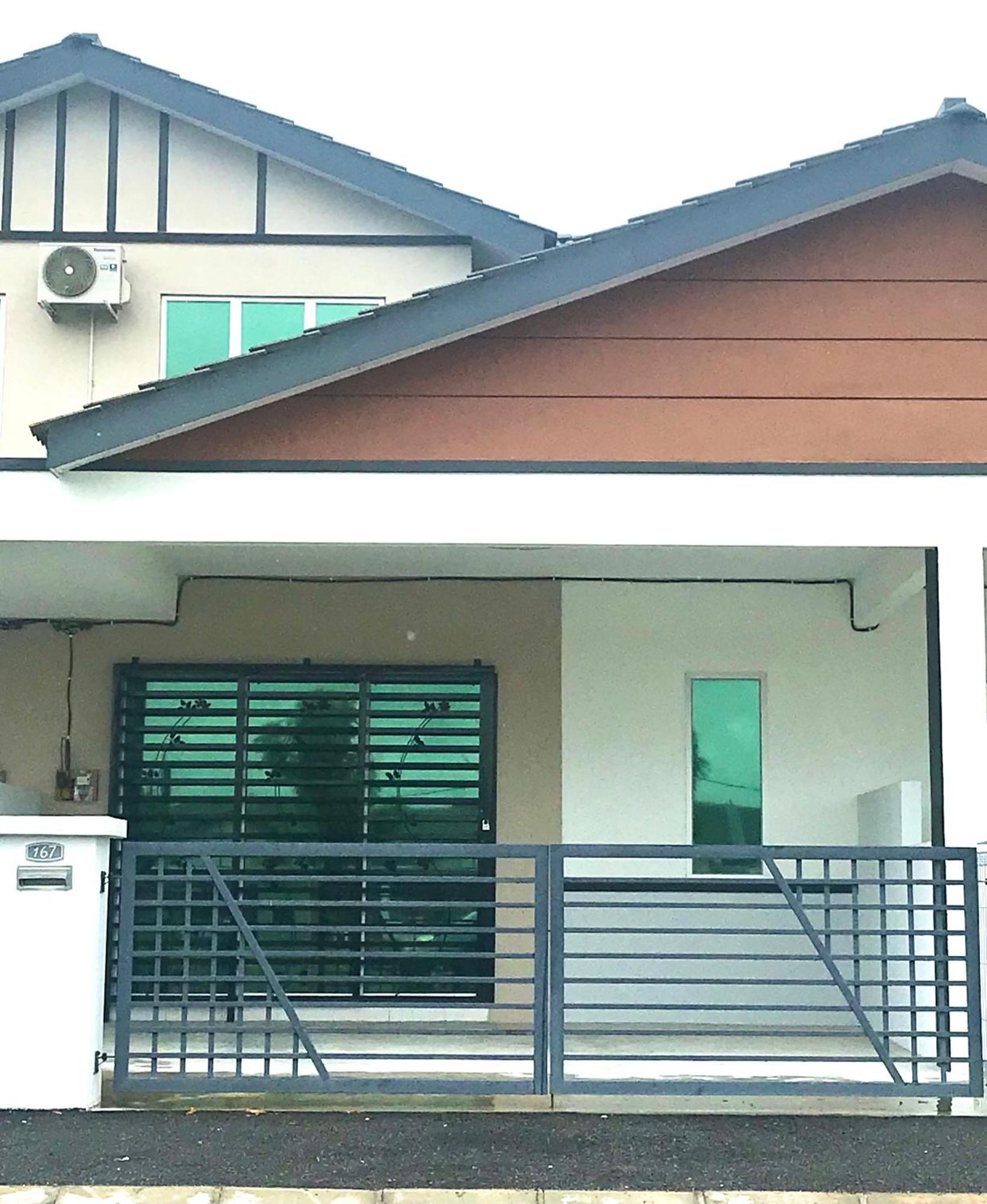 Chempaka Homestay Seri Iskandar Extérieur photo
